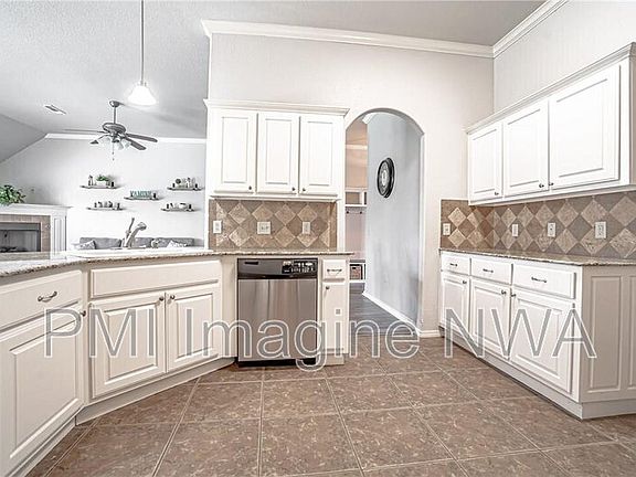 5th image of 3101 SW Gumleaf Rd