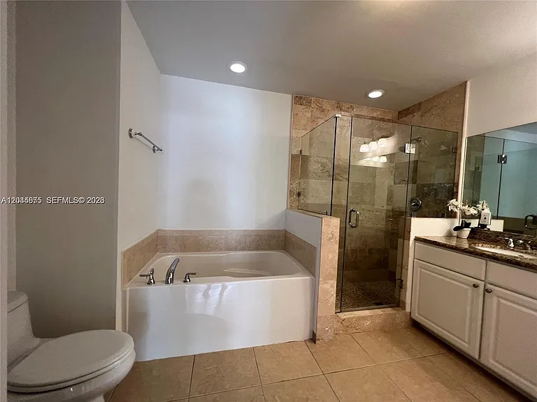 3001 NE 185th St #129 — Photo 17