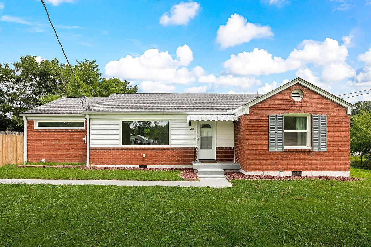 Building Photo - 2118 Crystal Dr