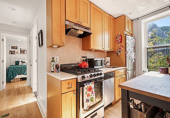 5th image of 1657 8th Ave APT 2B
