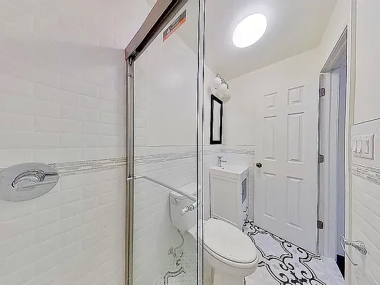 35 Schaefer St #3R — Photo 8