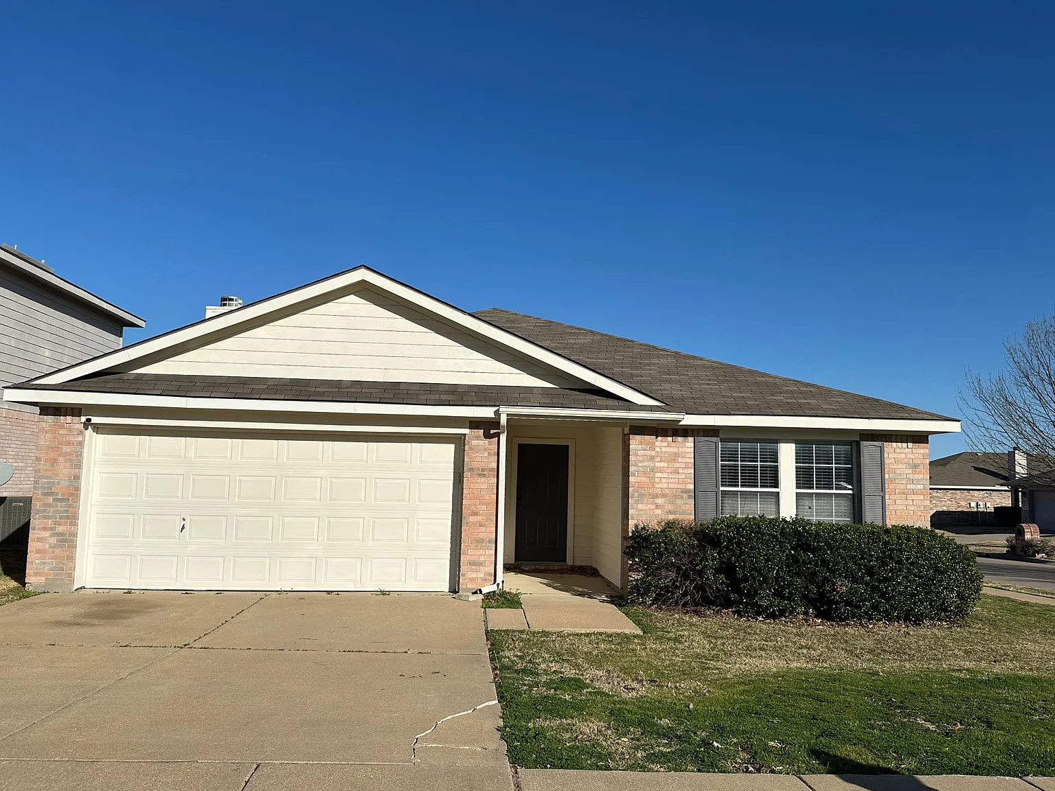 9300 Goldenview Dr — Photo 1