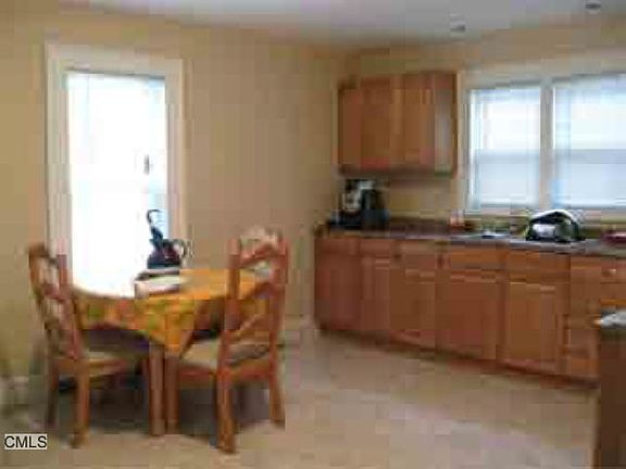 3rd image of 31 Wilson St