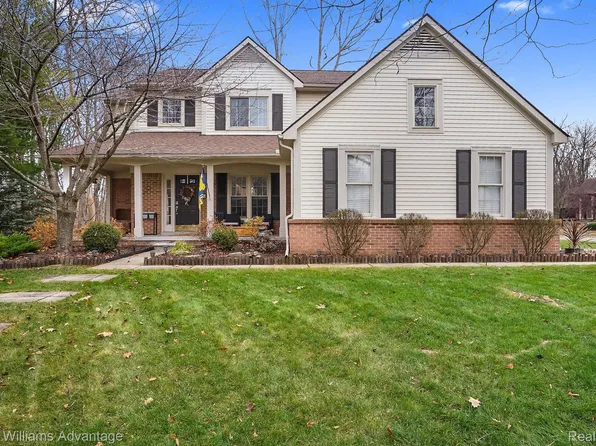 42742 Brookstone Dr, Novi, MI 48377