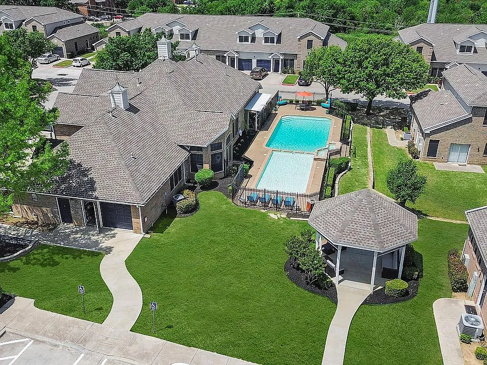 Prairie Estates — Photo 2