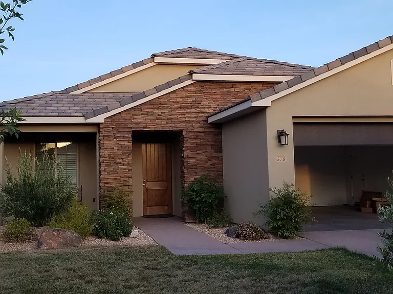 378 N Highland Pkwy — Photo 2