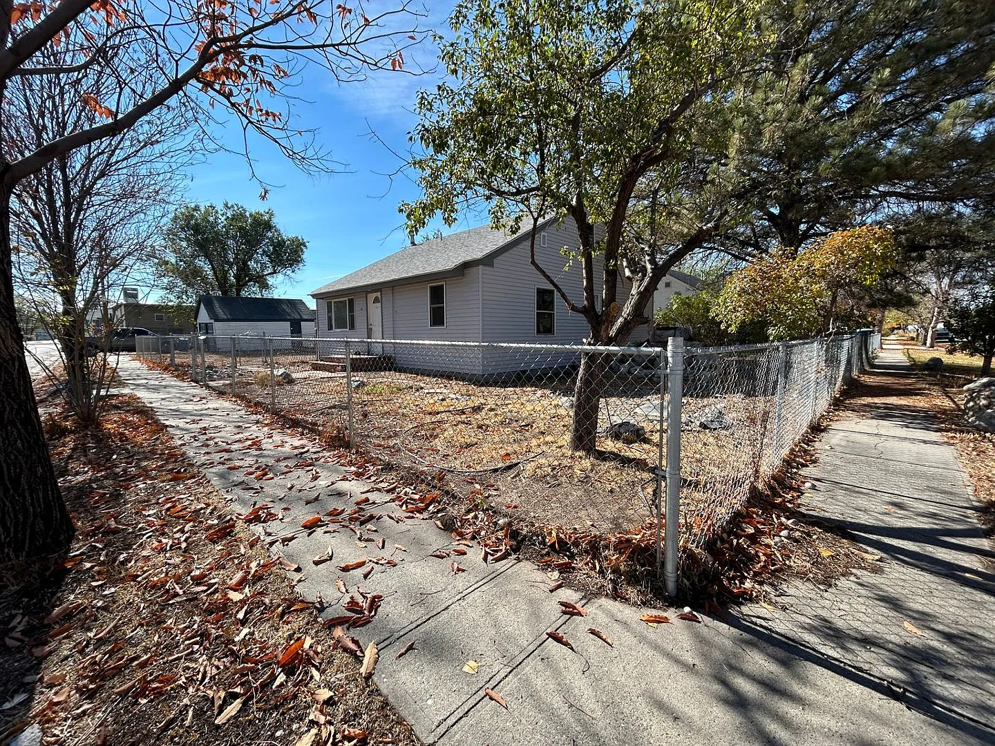 4 Bedroom 1 Bath House with Detached Garage & Large Fenced Yard — Photo 2