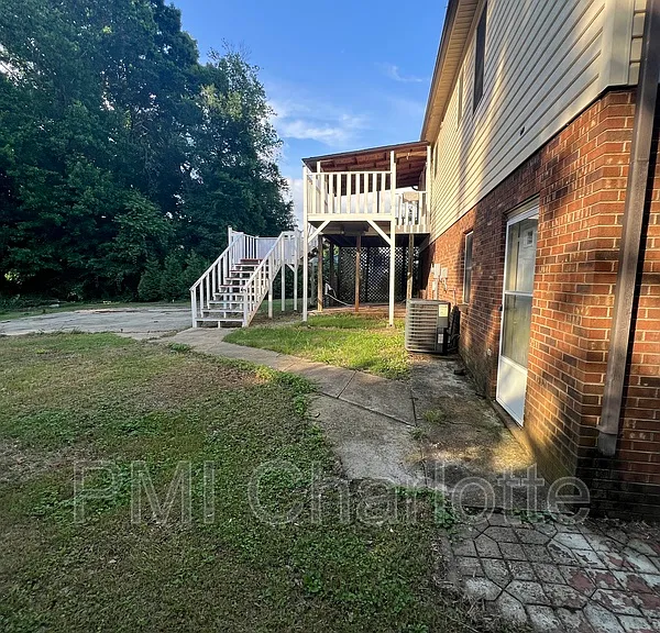 1784 Ashley St — Photo 24