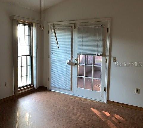 5th image of 1021 Monroe Ave