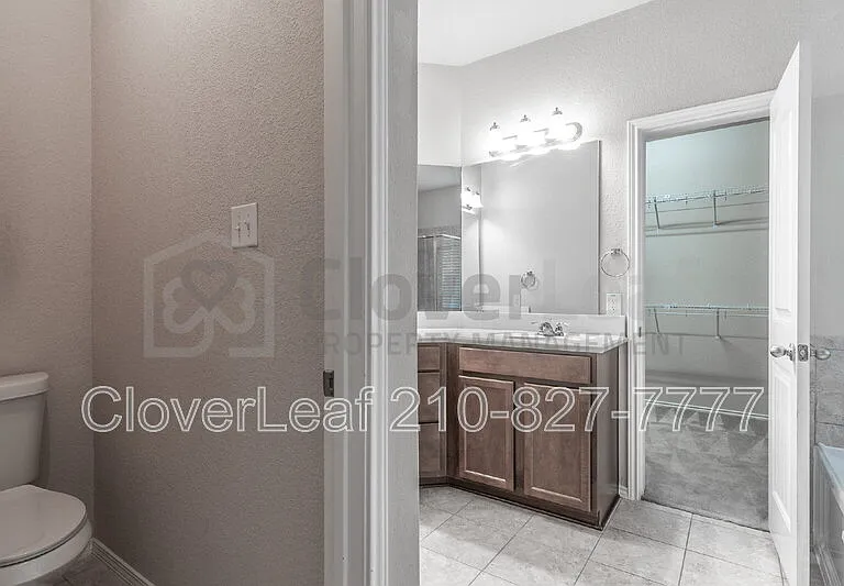 3734 Ox Eye Daisy — Photo 32