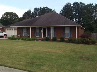 1104 Clint Dr SE, Hartselle, AL 35640