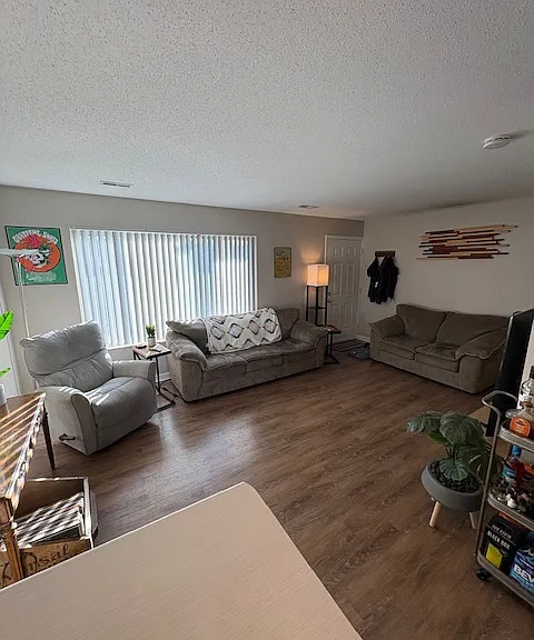 510 E Fairlawn Dr — Photo 3