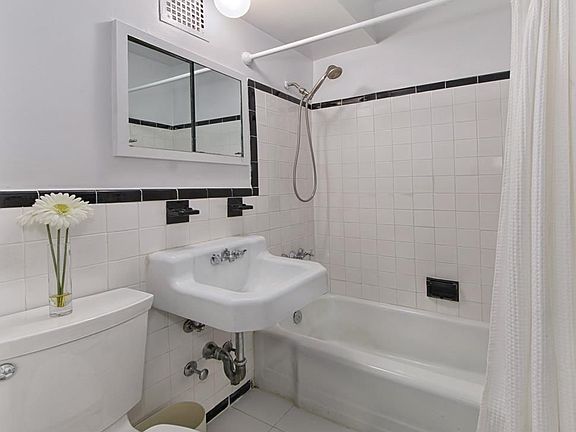 4th image of 415 E 85th St APT 4E