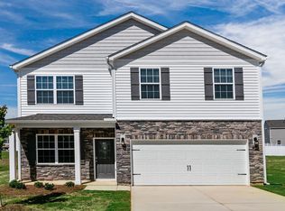220 Blue Aspen Dr, Fuquay Varina, NC 27526