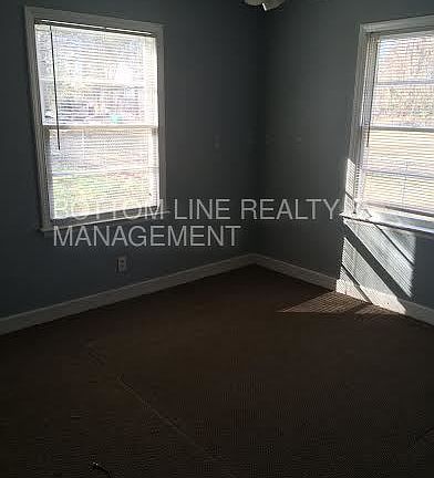 3rd image of 4024 Bearwood Ave