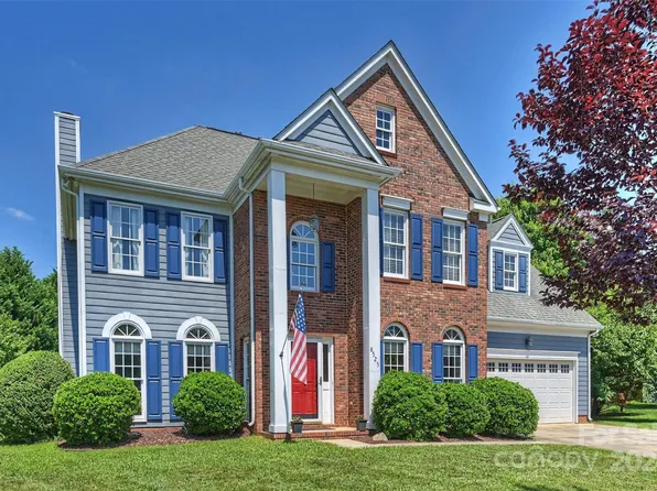 8525 Tonawanda Dr, Charlotte, NC 28277
