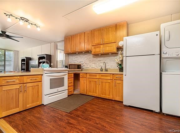 Permitted Electric and Plumbing work done in 2016 with extra features during the full kitchen remodel. Solid wood cabinets , Quartz counters, from RUI building supply. Seller detailed record keeper . A good first home or investor opportunity in this area.