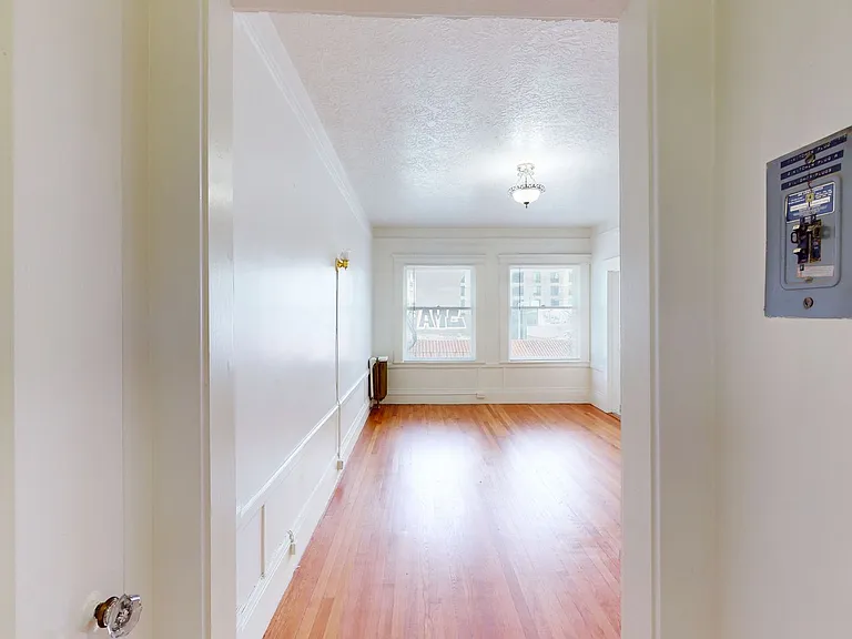 1425 Harrison St — Photo 15