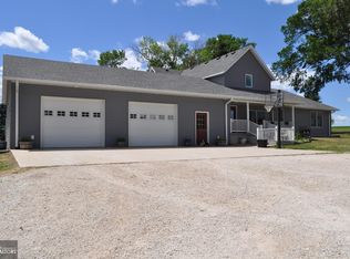 19064 170th St, Carroll, IA 51401