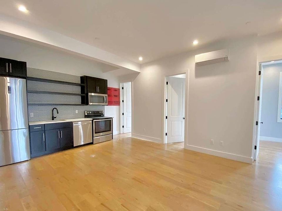 1st image of 194 Montrose Ave #B2