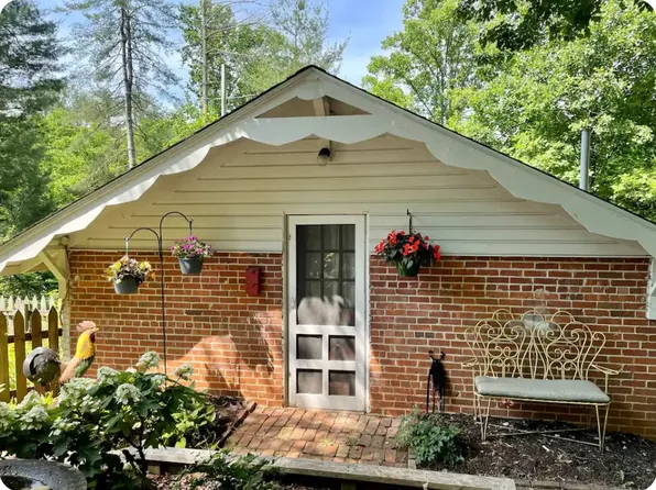 311 Allen Henson Cir #1, Sylva, NC 28779