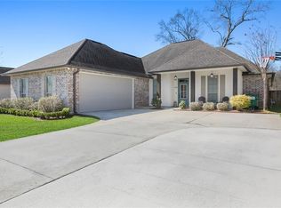 11405 Oak Run Dr, Geismar, LA 70734