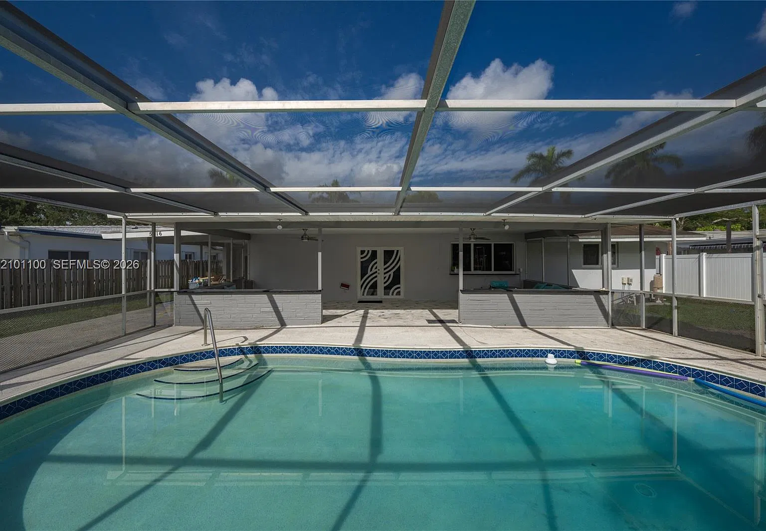Hollywood Hills — Photo 1