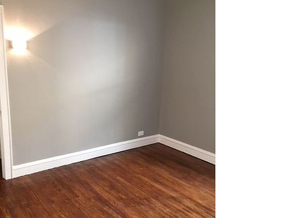 5th image of 1018 Darrow Ave #1