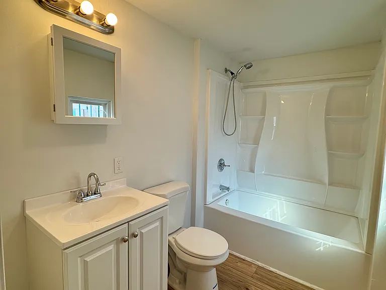 140 Grove Ave — Photo 20
