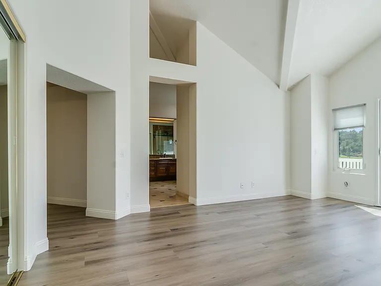 24241 Rue De Cezanne — Photo 21