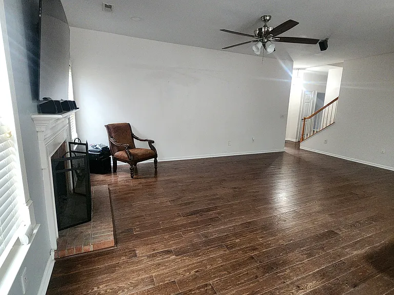 2375 Curecanti Ct — Photo 5
