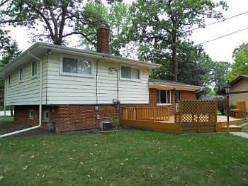 2nd image of 105 N Elmwood Ave