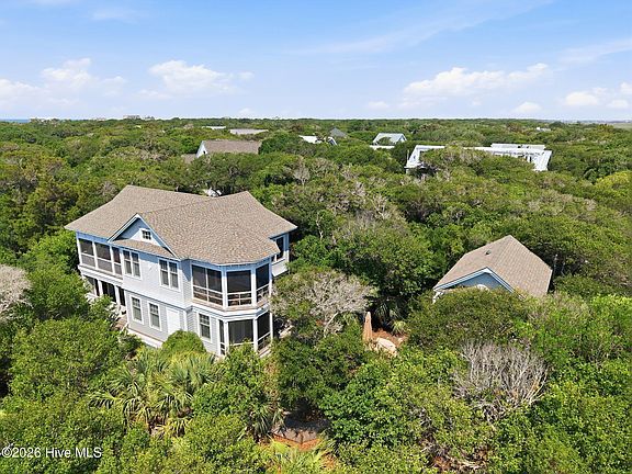 3rd image of 617 Ocracoke Way