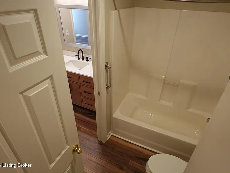 829 Garden Pointe Dr — Photo 15