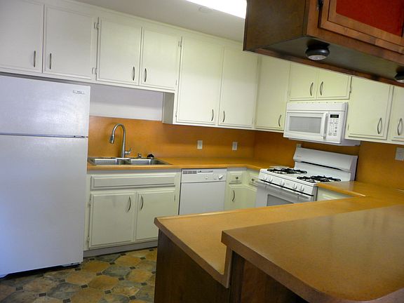 5th image of 2644 Baily Ave