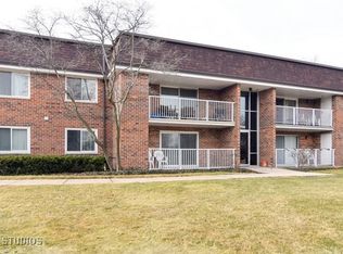 1114 S Springinsguth Rd APT 1B, Schaumburg, IL 60193