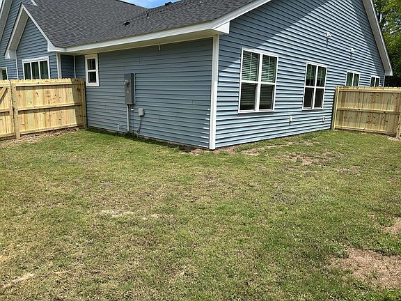 3rd image of 207B White Ave