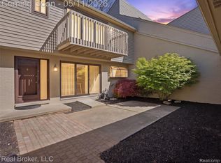 42115 E Edward Dr, Clinton Township, MI 48038