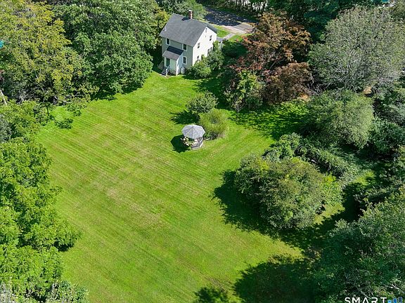 4th image of 12 Olmstead Lane