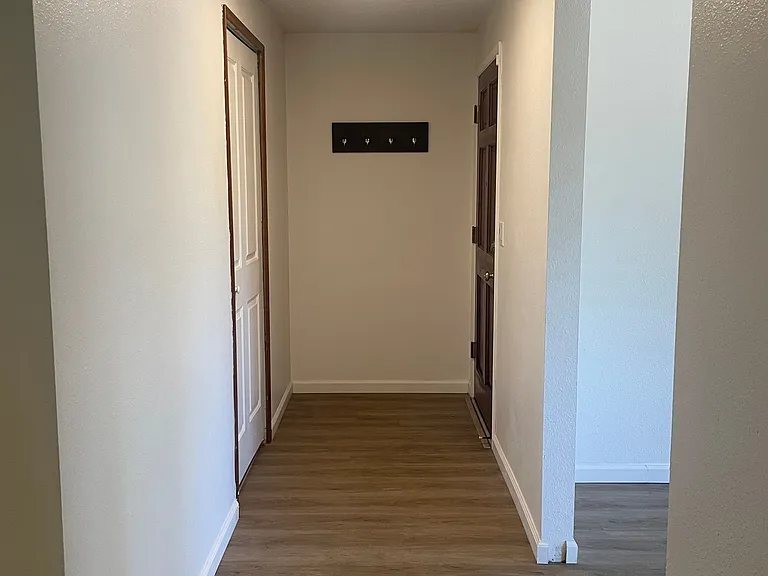 1287 W 12th Ave #1 — Photo 15
