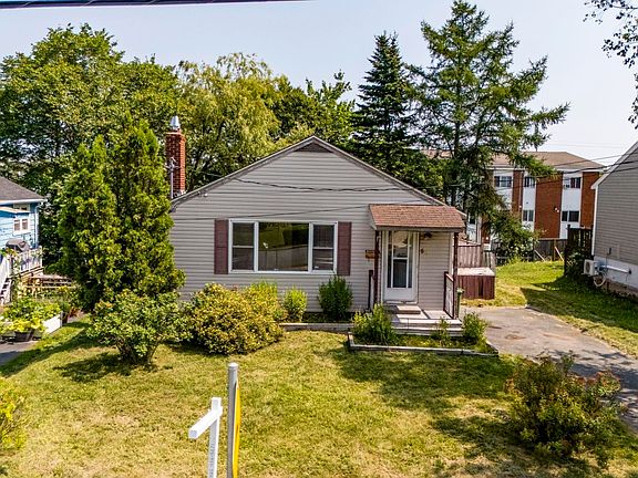 2nd image of 60 Thornhill Dr