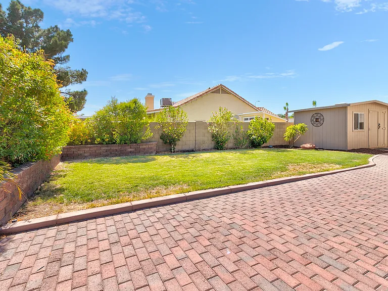 7801 W Crocus Dr — Photo 33