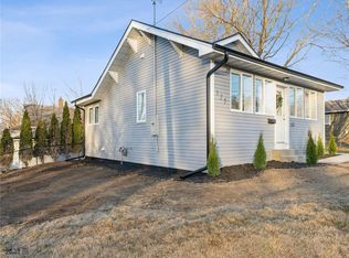 125 Watrous Ave, Des Moines, IA 50315