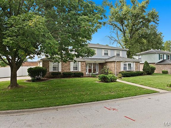 2nd image of 537 Windrift Dr