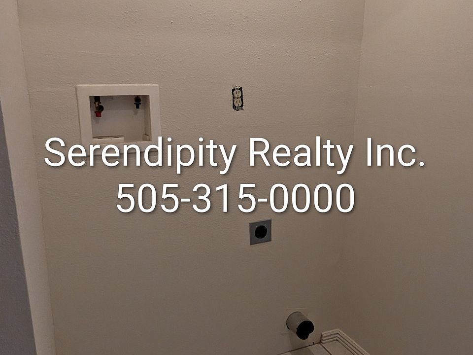 1st image of 805 Alvarado Dr SE