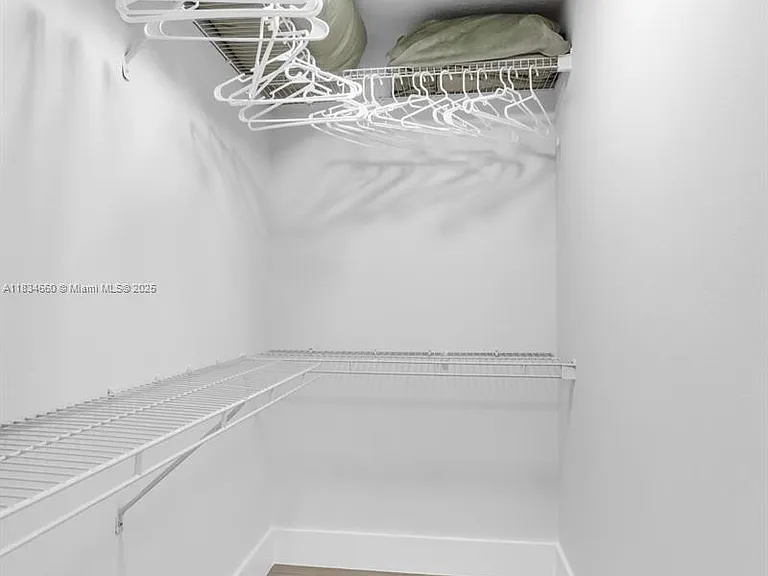 18100 N Bay Rd #709 — Photo 17
