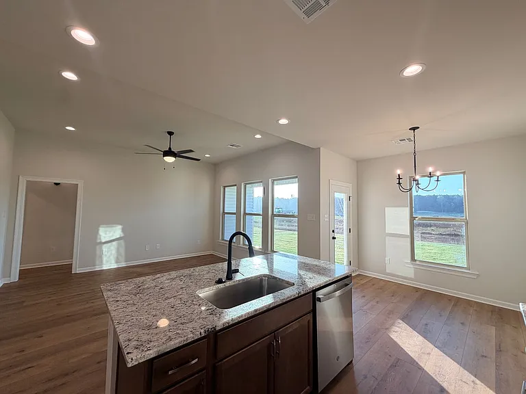 189 Berkshire Pl — Photo 3