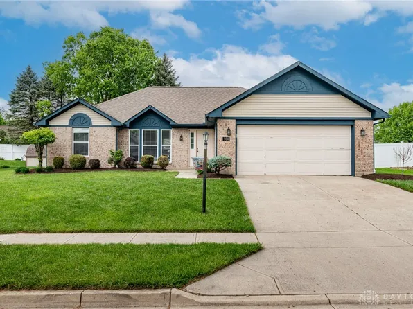 904 Sunset Dr, Englewood, OH 45322