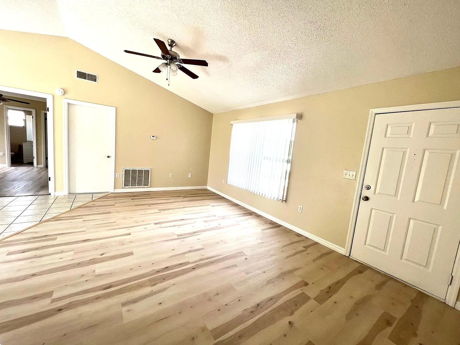 5571 Mariner Blvd — Photo 2