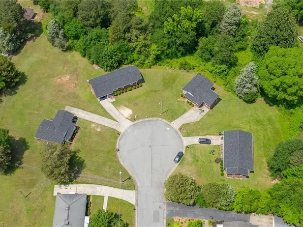 120 Jacklyn Ct, High Point, NC 27265